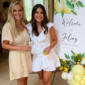 Hello molly white flowy dress perfect for a soon-to-be bride! Worn once.